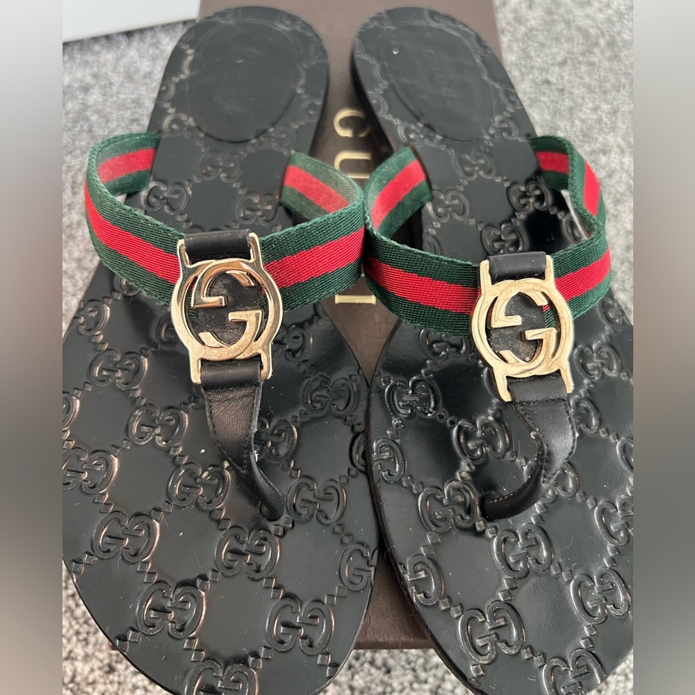 Gucci Black Lifford Sandals with Red and Green Straps - Picture 6 of 11
